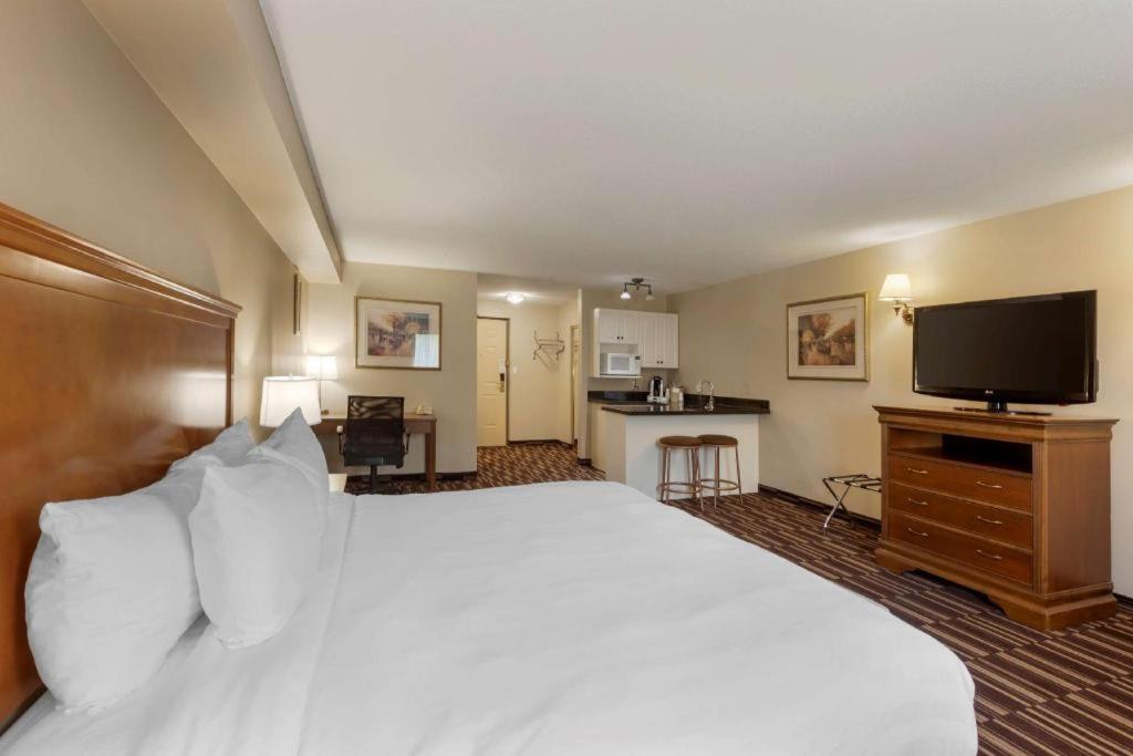 Best Western Plus Orillia Hotel المظهر الخارجي الصورة